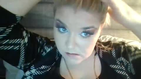 sexygirly1903 online show from April 15, 1:06 am