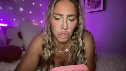 Snapshot of sexygoodvibebabe69 chatting on March 9, 10:30 am Ashley Love online show from March 9, 10:30 am
