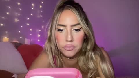 Snapshot of sexygoodvibebabe69 chatting on February 10, 11:57 am Ashley Love online show from February 10, 11:57 am
