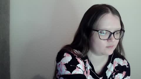 Snapshot of sexykitty_2 chatting on December 31, 10:23 pm Kate online show from December 31, 10:23 pm