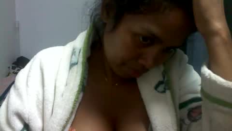 sexylarra12 online show from September 25, 6:45 am