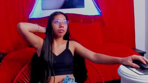Snapshot of sexylaurita4u chatting on January 25, 11:57 am laura online show from January 25, 11:57 am