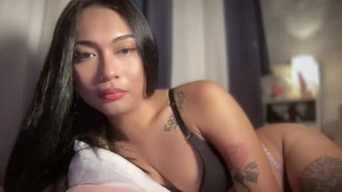 maxine online show from February 26, 8:46 am