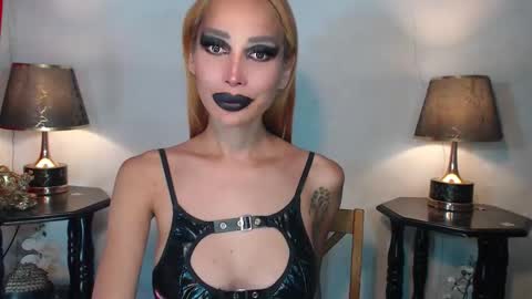 Queen Sofia online show from April 15, 2:34 am