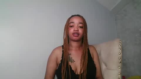 mel online show from February 1, 8:07 pm