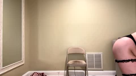 Sexypiglet2728 online show from June 6, 2:51 am
