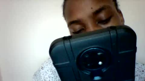 DOVY ACHIENG online show from October 22, 8:30 am