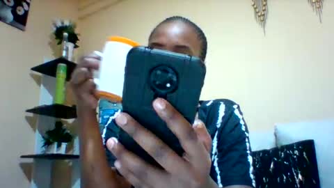 DOVY ACHIENG online show from September 14, 10:24 am