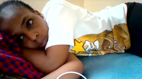 DOVY ACHIENG online show from September 25, 11:09 am