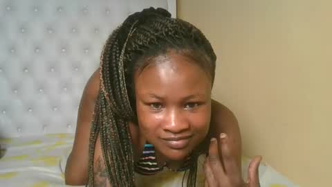 queenivy online show from October 24, 1:01 am