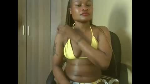 queenivy online show from November 25, 11:05 pm