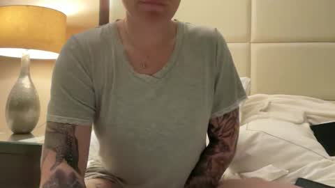 Snapshot of sexyrandyred chatting on October 15, 4:15 am sexyrandyred online show from October 15, 4:15 am