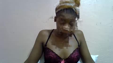 sexyshaz22 online show from May 12, 9:10 pm