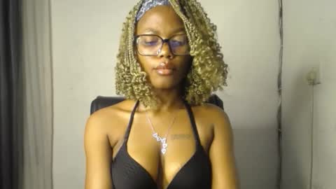 Darkskinned Rae online show from February 20, 6:20 pm