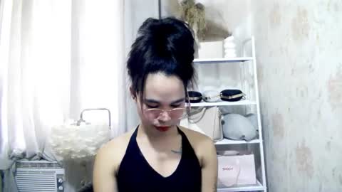 sexytrixie11 online show from June 18, 4:25 am