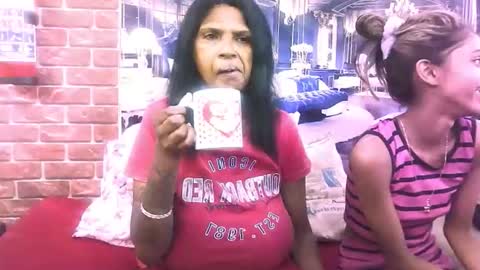 sexyva4u2luv online show from January 6, 5:11 am