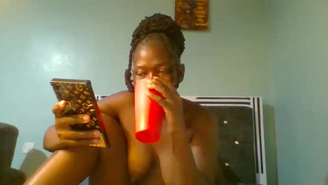 Snapshot of sexyvivy chatting on March 6, 6:52 am VIVIAN online show from March 6, 6:52 am