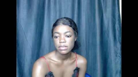 Snapshot of sexyxbunnyxx chatting on December 13, 7:04 am Blue online show from December 13, 7:04 am