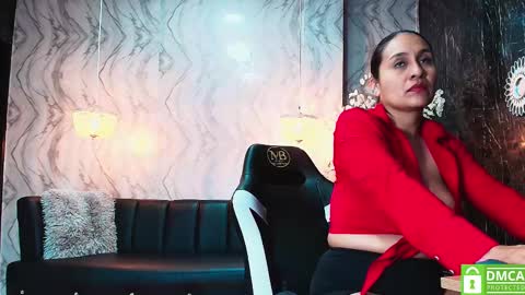 MADAME  online show from December 2, 11:45 am