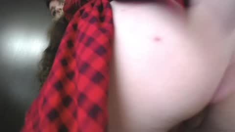 SexyYennifer online show from June 2, 4:46 am