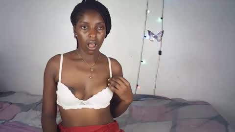 sexyypie online show from February 7, 7:40 pm