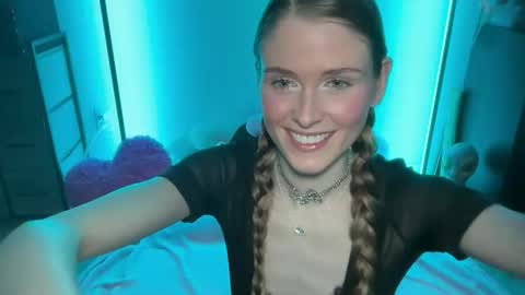 shadebabe online show from May 30, 8:23 am