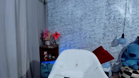 Snapshot of shaden_1 chatting on October 10, 1:21 am Liz online show from October 10, 1:21 am