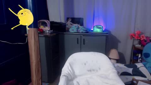 Snapshot of shaden_1 chatting on February 1, 10:44 pm Liz online show from February 1, 10:44 pm