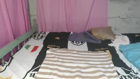 shai_shaiy online show from February 18, 2:06 pm