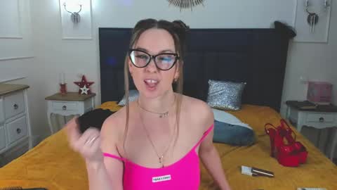 Snapshot of shana_power chatting on February 19, 1:51 am Svetlana ...........help me get 100 reactions before the end of the year Thumb up if you like me I appreciate it and thank you online show from February 19, 1:51 am