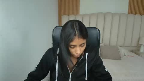 shanelle online show from April 13, 3:08 am