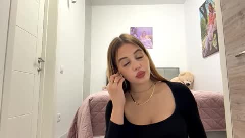 ANYA online show from November 10, 9:32 pm