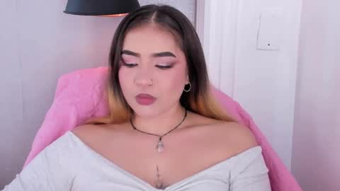 Snapshot of shanntal__ chatting on October 4, 8:24 pm Shanntal online show from October 4, 8:24 pm