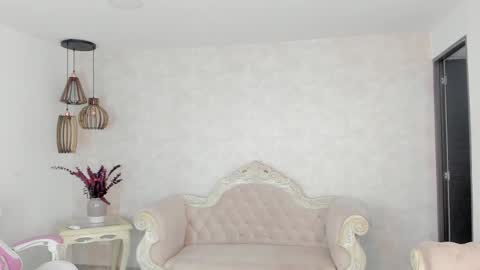Snapshot of shantallknowless chatting on March 3, 11:58 am ShantallKnowles online show from March 3, 11:58 am