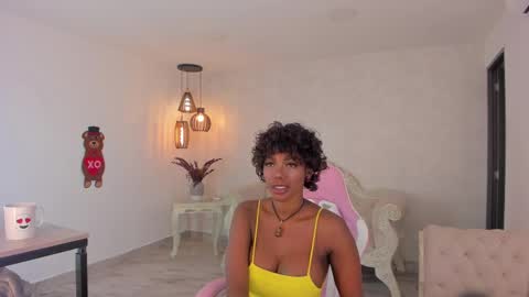 Snapshot of shantallknowless chatting on February 25, 12:49 pm ShantallKnowles online show from February 25, 12:49 pm