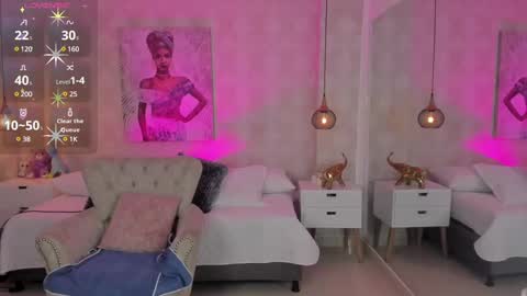 Snapshot of shantalll__ chatting on February 18, 11:00 am Shantal online show from February 18, 11:00 am