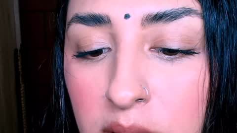 Snapshot of sharain chatting on December 27, 7:14 pm My real name is bella  Much Gust  online show from December 27, 7:14 pm