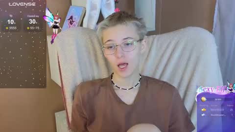 Snapshot of sharli_rose chatting on February 23, 3:23 pm Sharli online show from February 23, 3:23 pm