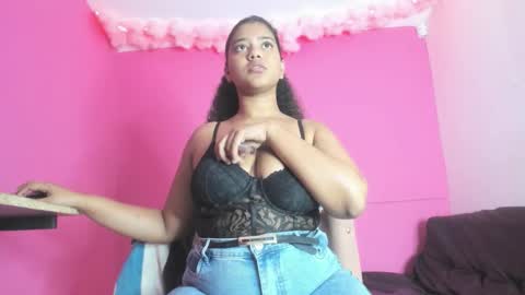 Sharlot online show from November 18, 12:06 pm