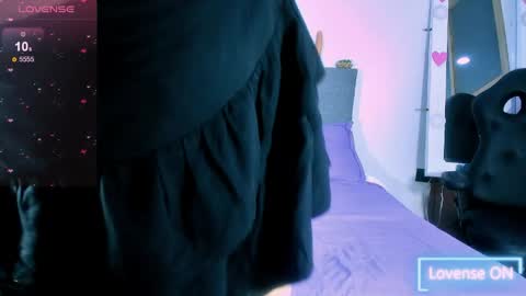 sharlott_3 online show from April 18, 1:24 pm