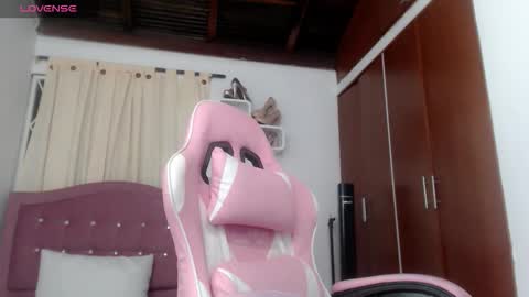 sharlotte  online show from December 2, 5:42 am