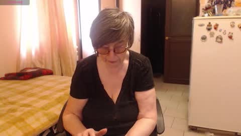 Snapshot of sharon_amore chatting on September 12, 9:18 am Helena online show from September 12, 9:18 am