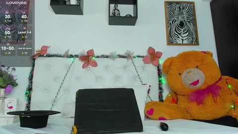 sharon_smiith_ online show from December 19, 4:23 am