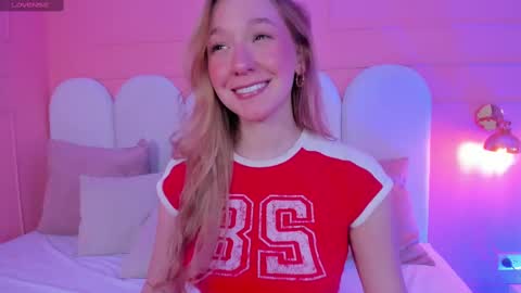 Snapshot of shatall_rouge chatting on October 5, 9:42 pm Shantall online show from October 5, 9:42 pm