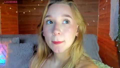 Shantall online show from April 25, 10:18 pm