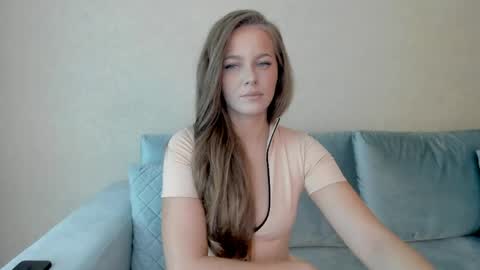 Sue online show from April 21, 6:37 pm