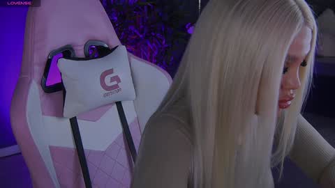 shayblonde online show from December 29, 9:20 pm