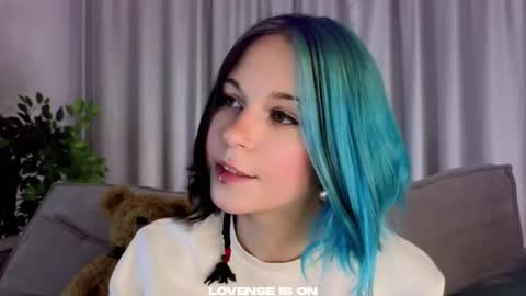 Snapshot of she_well chatting on September 11, 12:16 pm Anika online show from September 11, 12:16 pm