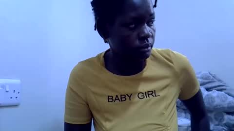 shees_sweet online show from May 24, 6:23 am