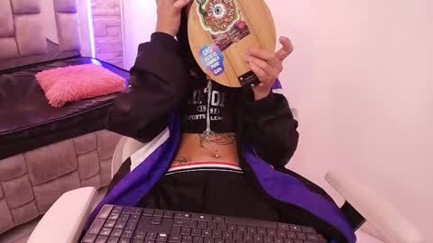 Snapshot of sheilly_brown chatting on October 1, 7:41 pm sheilly_brown online show from October 1, 7:41 pm